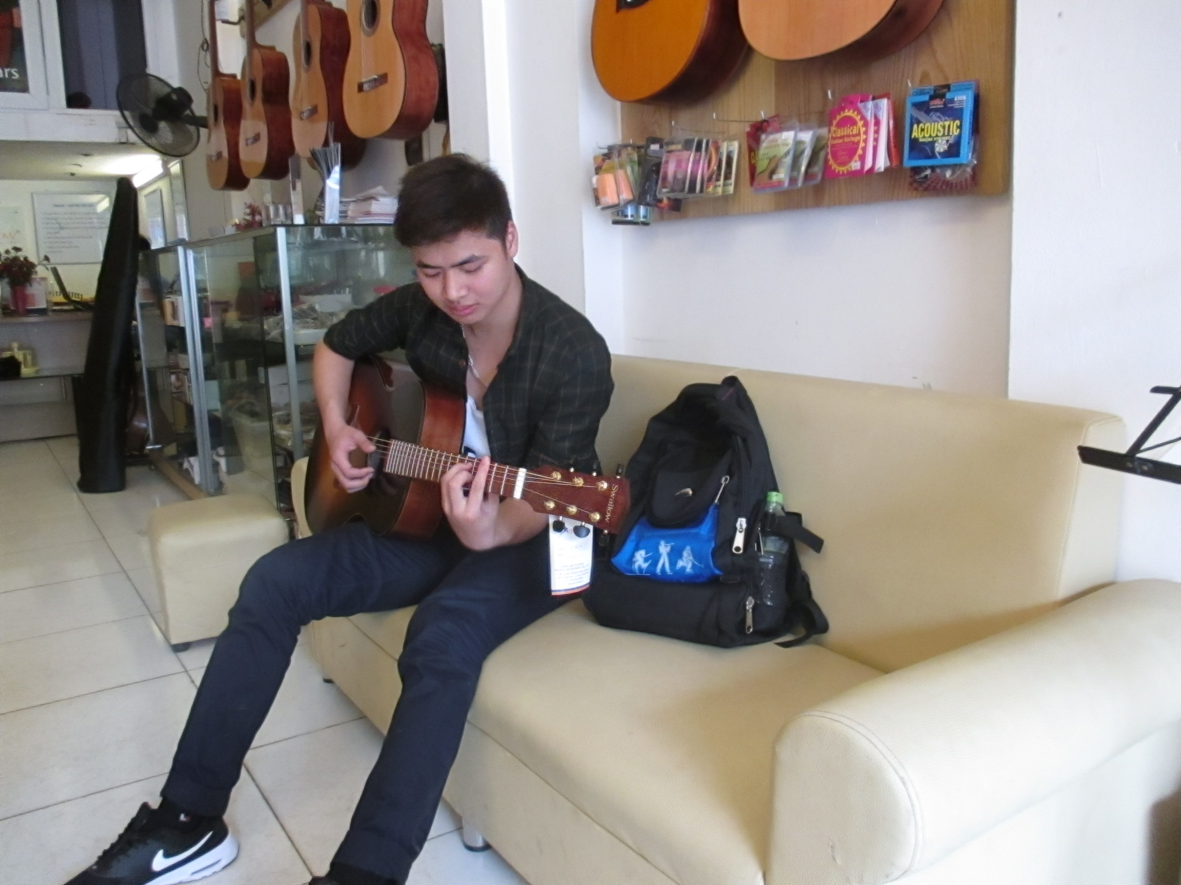 Showroom Swalow Guitars