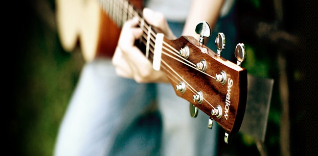Lịch sử của cây đàn Acoustic Guitar